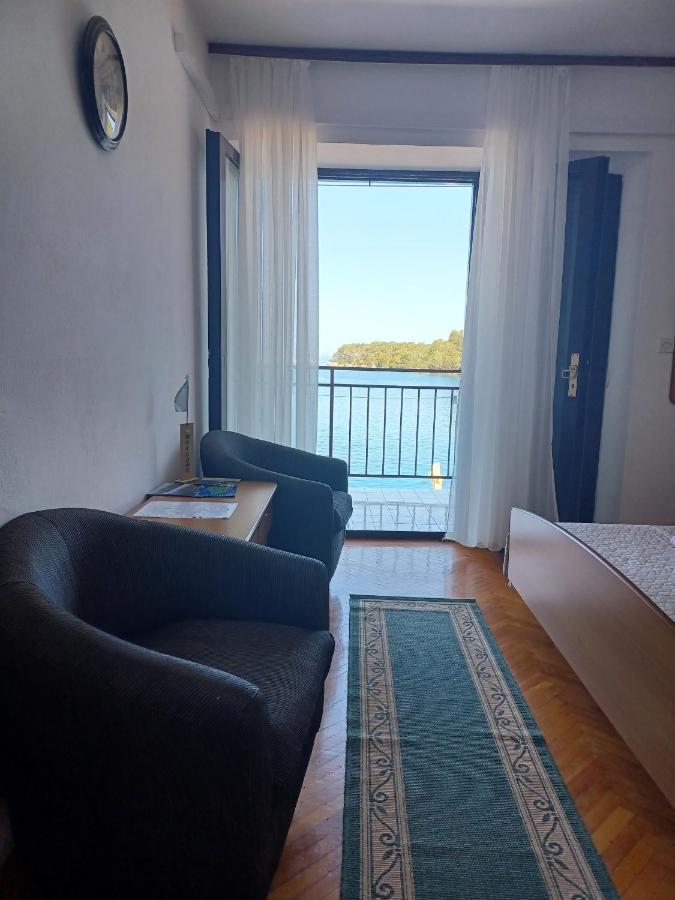 Double Room Pomena 4929A Exterior foto